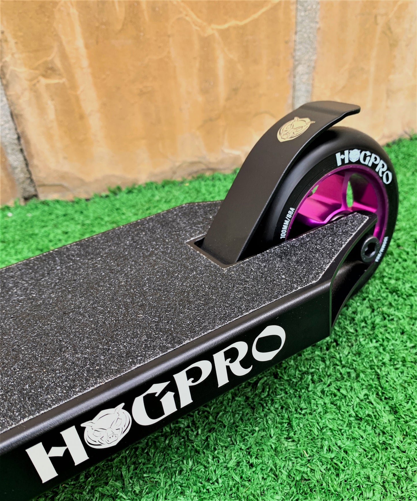 HogPro P2, Rainbow. ONLY AVAILABLE WITH RED CORE WHEELS