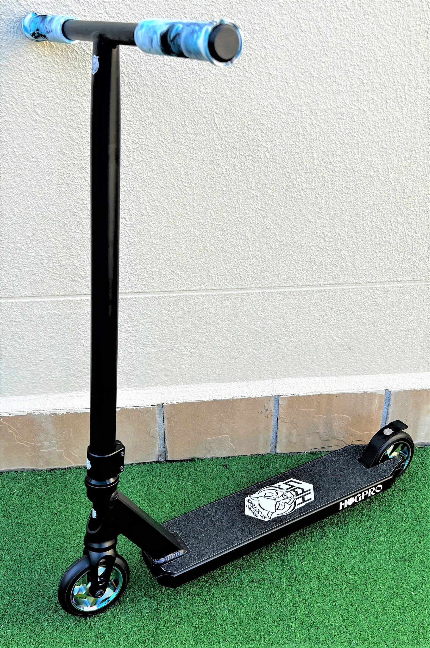 HogPro P1Ten T bar, Black with 110mm Neo core wheels. NOW R3450-00